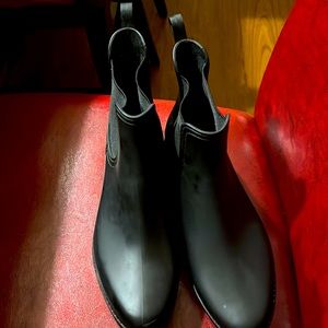 Jeffrey Campbell Boots waterproof but stylish size 10 $15